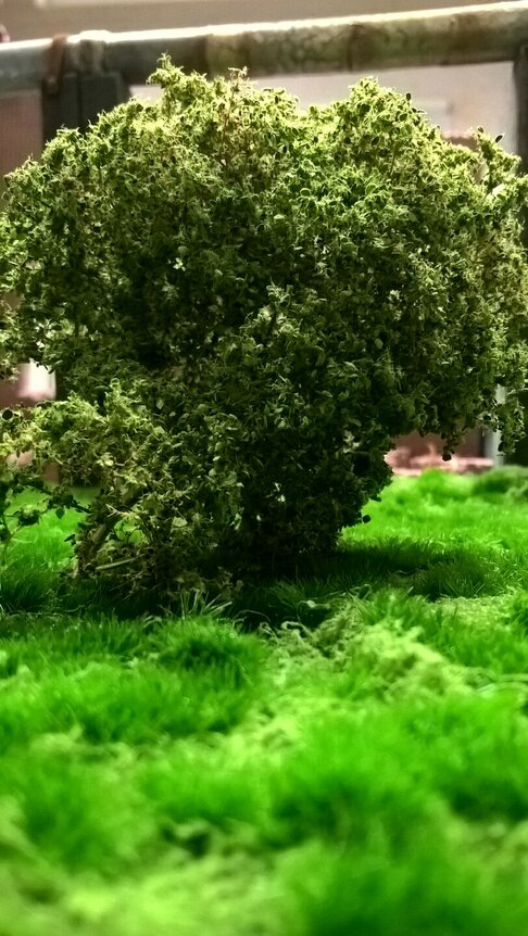 Small natural looking leaves