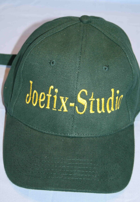 Baseball cap /  flags - banners