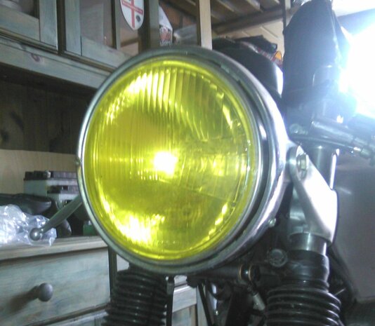 Headlights yellow, round set
