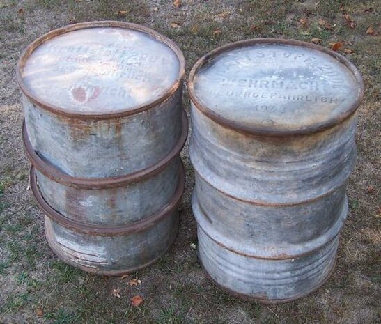 German / US oil barrels 1/72  - 1/87