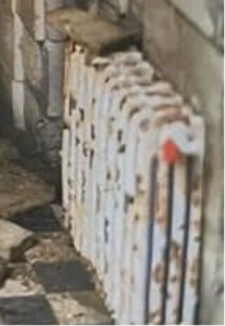 Old cast iron radiator 1/48