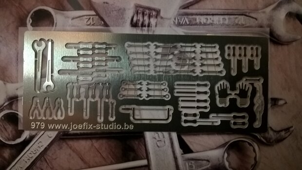 Wrenches / work materials  1/35