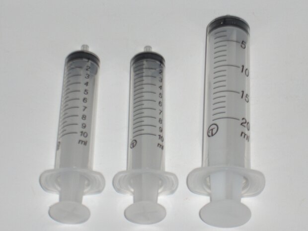 Set of 3 syringes 10 and 20 ml
