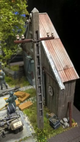 Telephone / lighting pole in ( concrete /wood ) 1/72