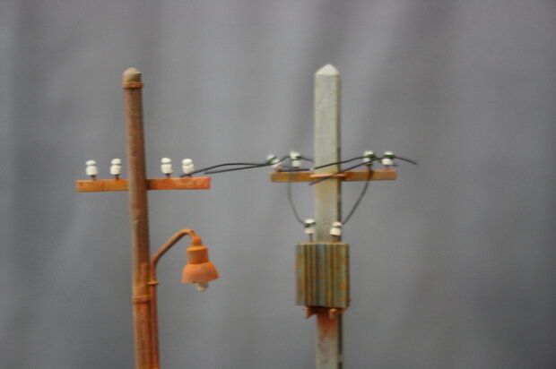 Telephone / lighting pole in ( concrete /wood ) 1/35