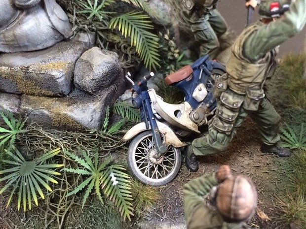 Buddha with ruin and scenery 1/35