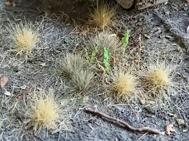  Beige grass tufts (+/- 260 tuffts) 10-12mm