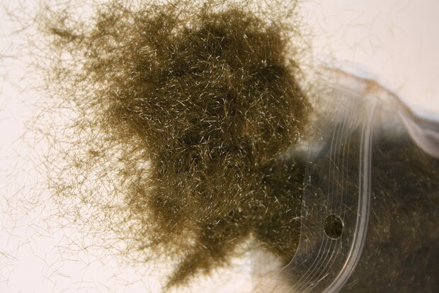 Khaki grass fibres 4.5 mm