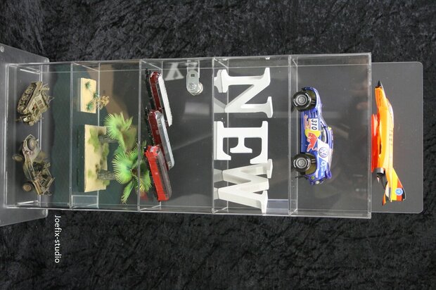 Display in acrylic 5 levels