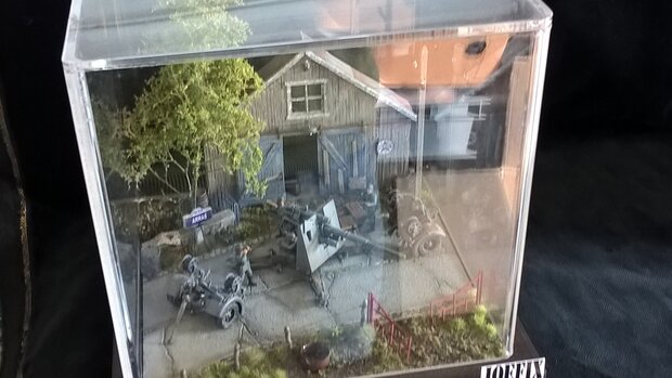  display in acrylic 15 x 15 x 15 cm